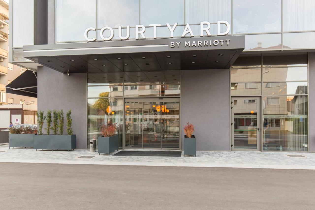 מלון Courtyard By Marriott באניה לוקה מראה חיצוני תמונה